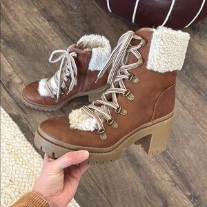 Universal Thread Brown Lace-Up Boots with Chunky Heel